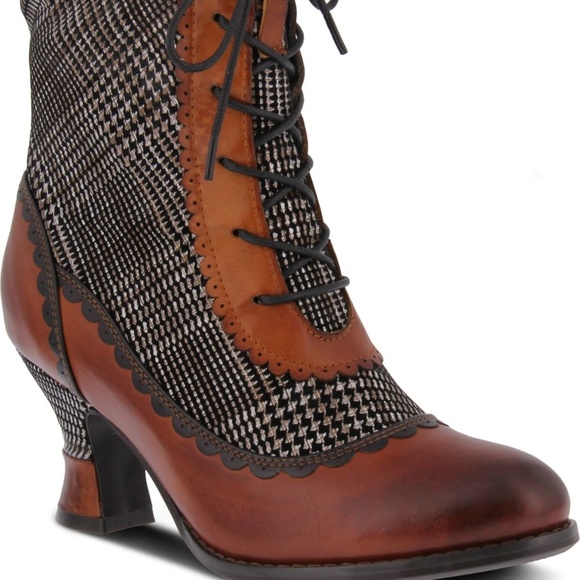 (SOLD) L' Artiste Shoes - Picture 2 of 8